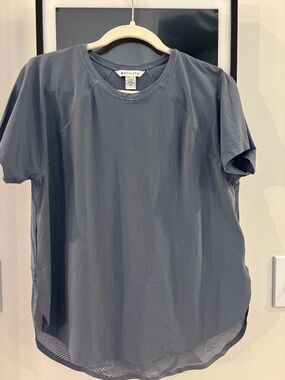 Athleta Coastline Blue Signature Crop T-shirt, Size Medium.